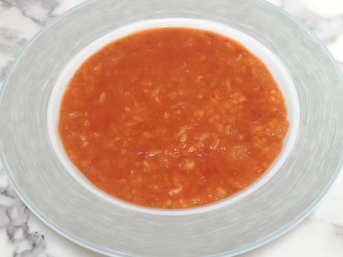 Jak uvařit rajská polévka z protlaku s krupicí? Snadné recept, připravený za Do 30 minut